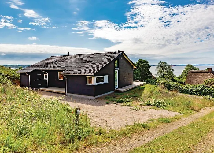 Three-bedroom In Дом отдыха